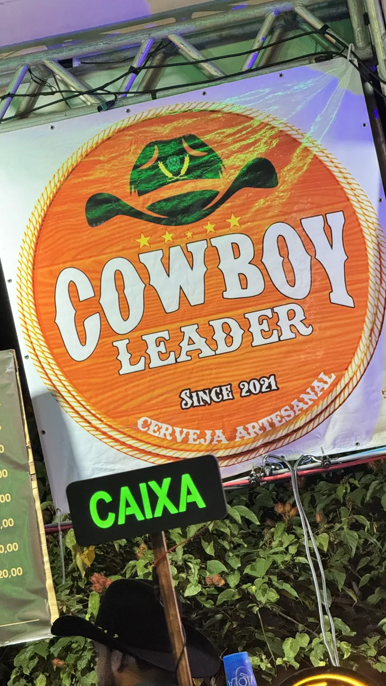 Fenaviola: foto 3 com a Cowboy Leader