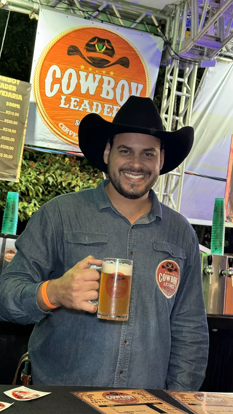 Fenaviola: foto 6 com a Cowboy Leader