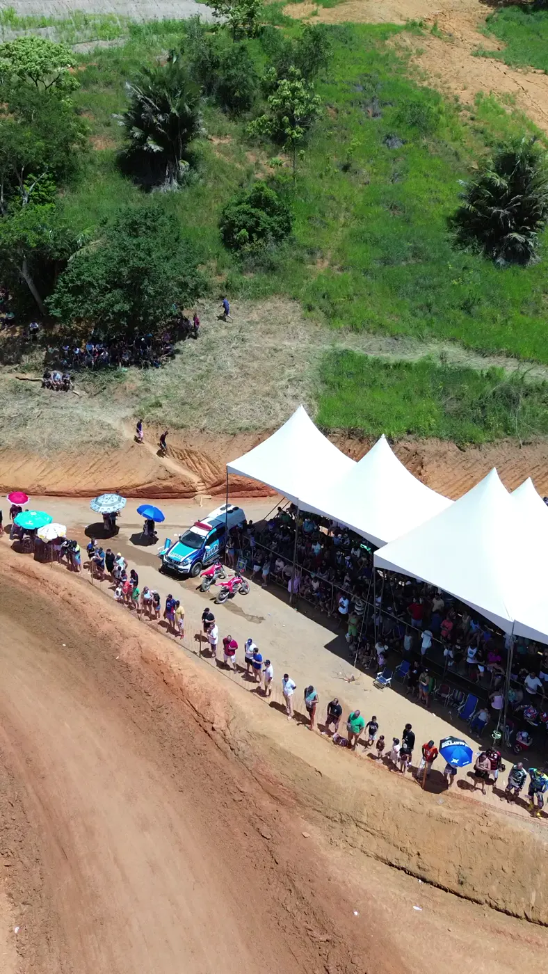 Motocross: foto 3 com a Cowboy Leader